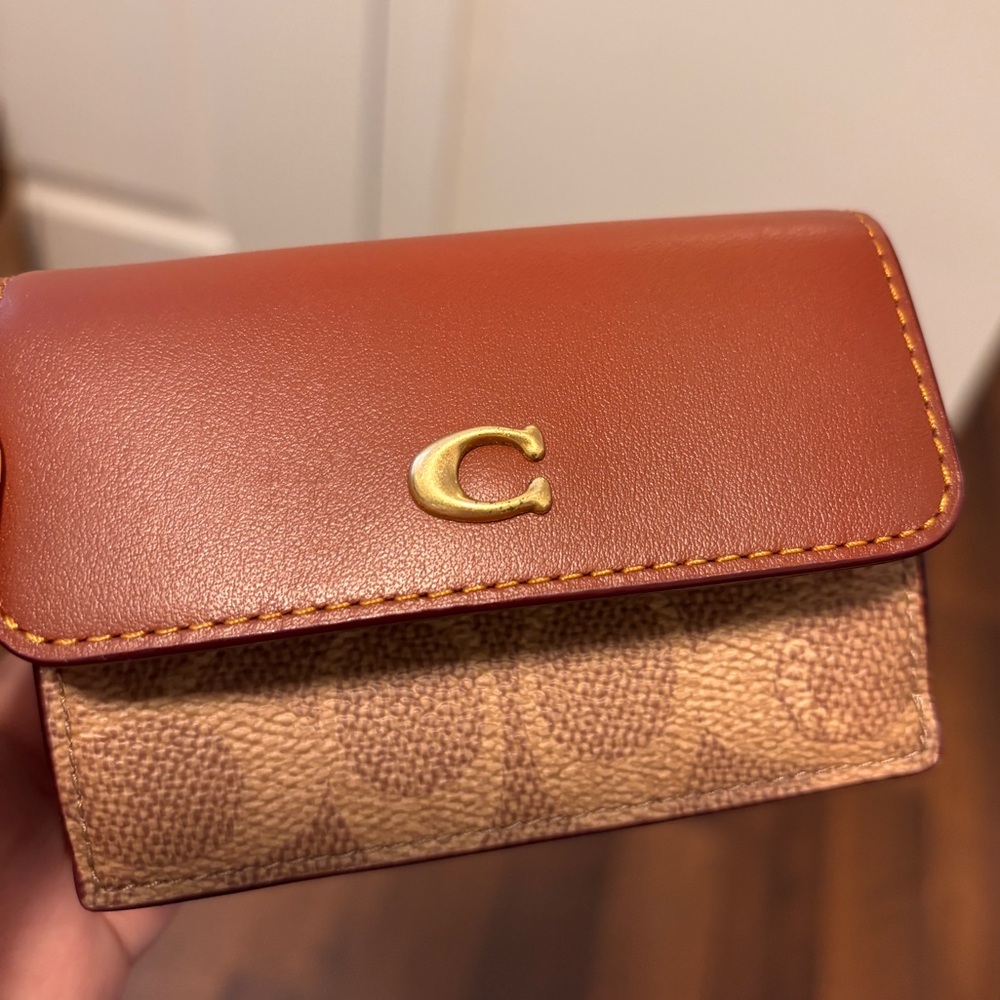 Coach Essential Mini Trifold Wallet in Signature Canvas - Picture 5 of 7